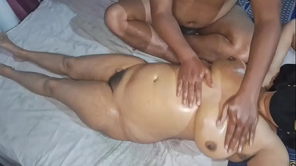 Desi Indian Bhabhi Bugil Total Dipijat Sambil Ngerangsang