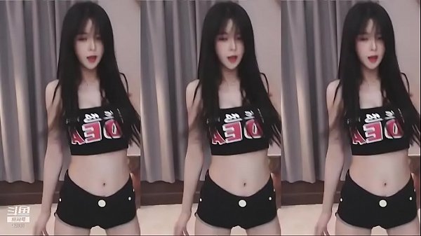Cô Gái Trung Quốc Khoe Thân Hình Mảnh Mai Cực Gợi Cảm