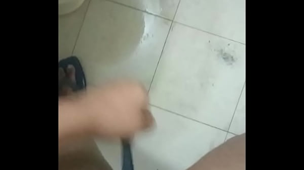 Kamar Mandi, Jari-jari Nakal Mainin Memek Dan Shawar Gadis Desi Yang Basah Kuyup