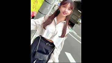 Goyangin Majalah, Setengah Filipina Setengah Jepang, 18 Tahun, Siap Bikin Lo Makin Tegang.