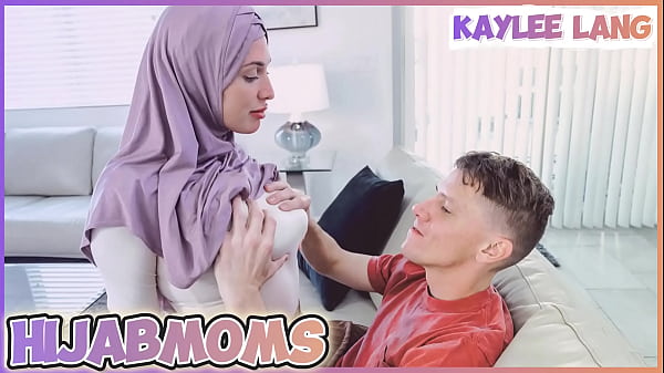 Ibu Kaylee Lang, Istri Orang, Main Sembunyi-sembunyi, Haus Banget Sama Nafsu.