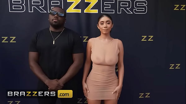 Brandol – Violet Myers Pamerin Lubang Pantat Ke Tukang Klik Foto