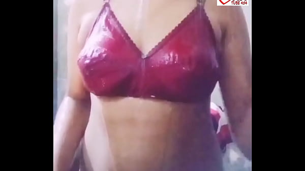 Tonton Video Cewek Desi Asli Goyang Shawar Sambil Jari-jari Mainin Memek Basah