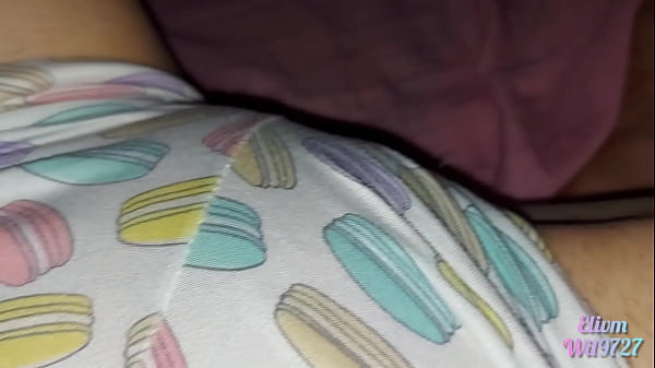 Ngocok Memek Istri Teman Sendiri, Suami Nonton Sambil Ngomong Kotor | Elivm