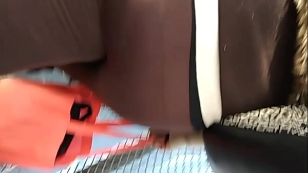 Señora Culona Siap Kerja, Pantat Montok Goyang-goyang Bikin Jalanan Panas