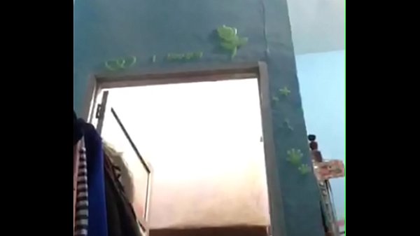 Cewek Indonesia Lagi Mandi Di Depan Webcam, Sengaja Pamerin Tubuh Basahnya Yang Seksi.