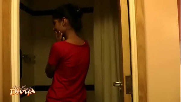 Memek Cewek India Polos Diperliatin, Crot Di Depan Kamera.