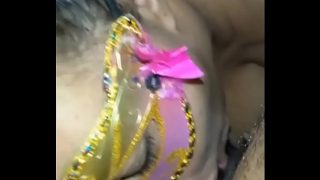 Pelacurku Sedang Memancing Air Susu